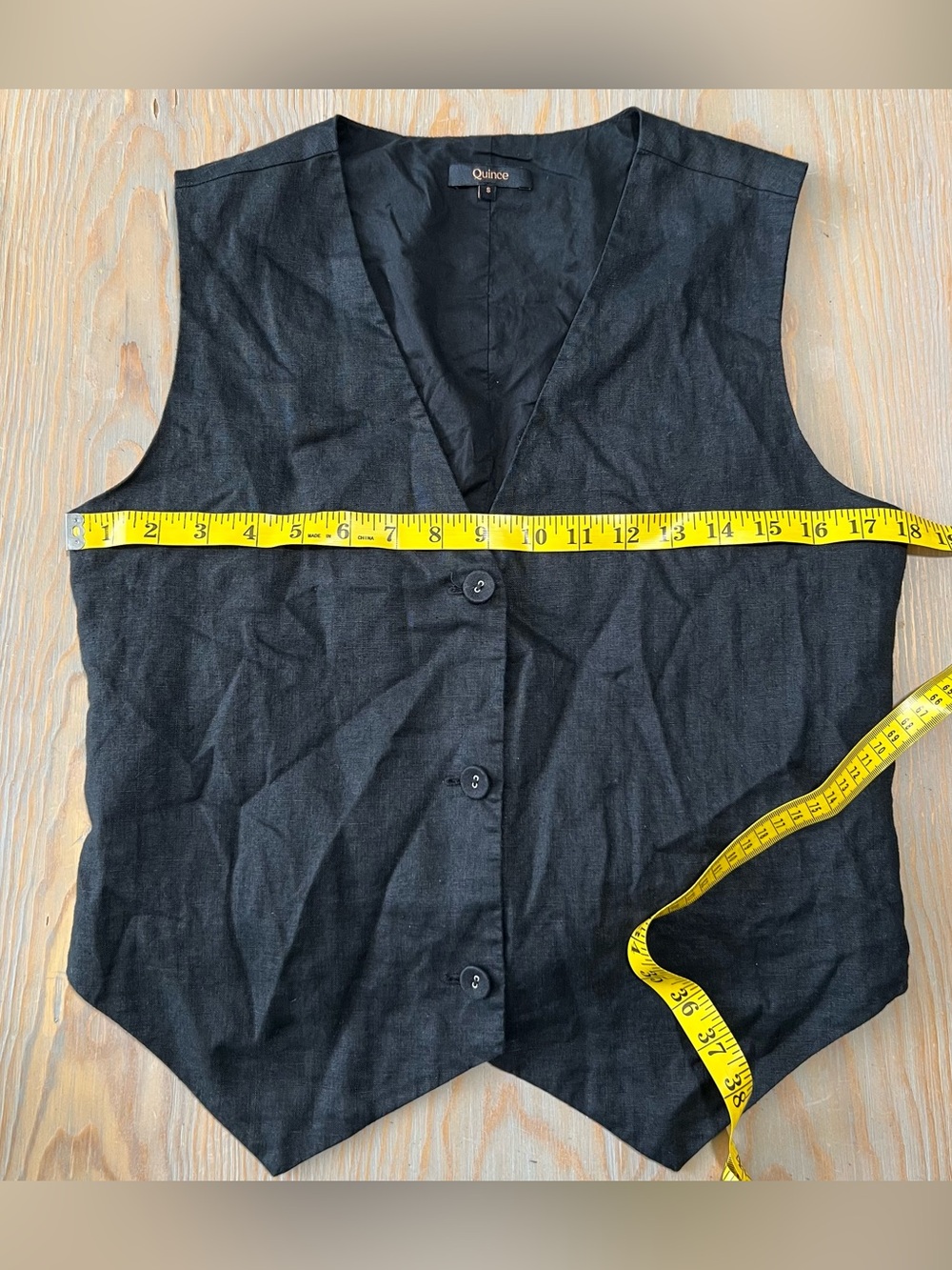 Quince European linen vest in black size small - Picture 4 of 6